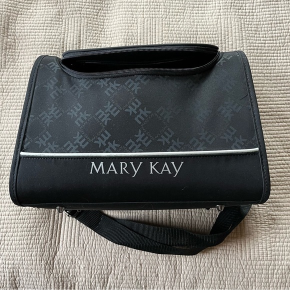 Mary Kay Travel bags - Picture 4 of 12